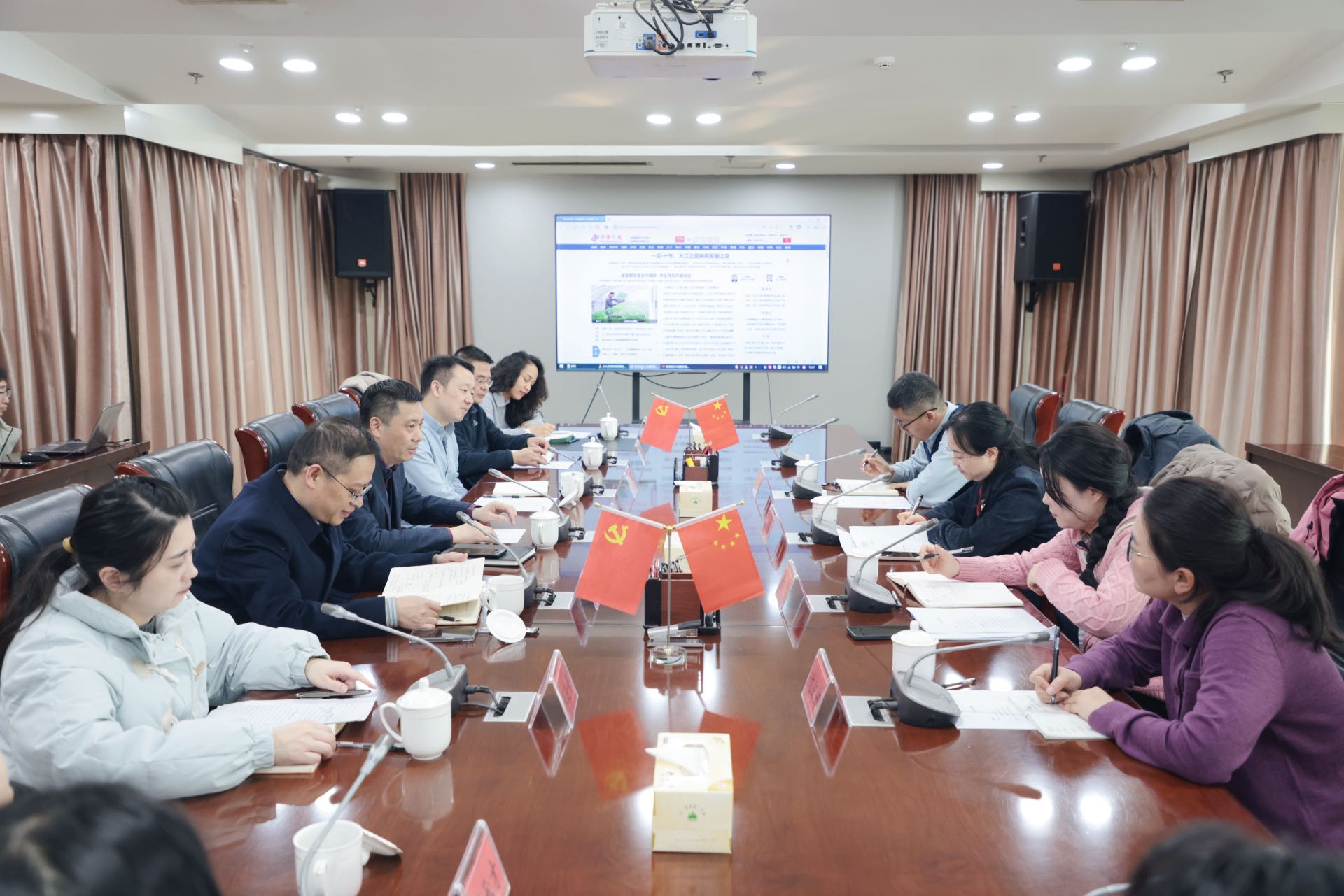 共青團安徽省委副書記陳娟娟一行赴安徽新媒體集團調研座談